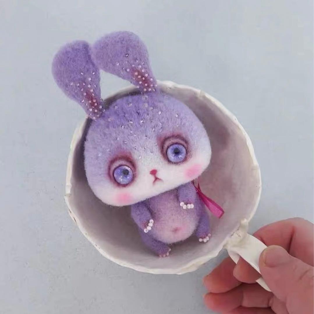 大きいお目目のうさぎちゃん アーティストベア 海外作家様 羊毛フェルト 飾り