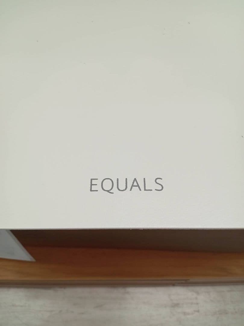 EQUALS　イコールズ　テレビスタンド　サウンドバー棚付き　32〜80インチ