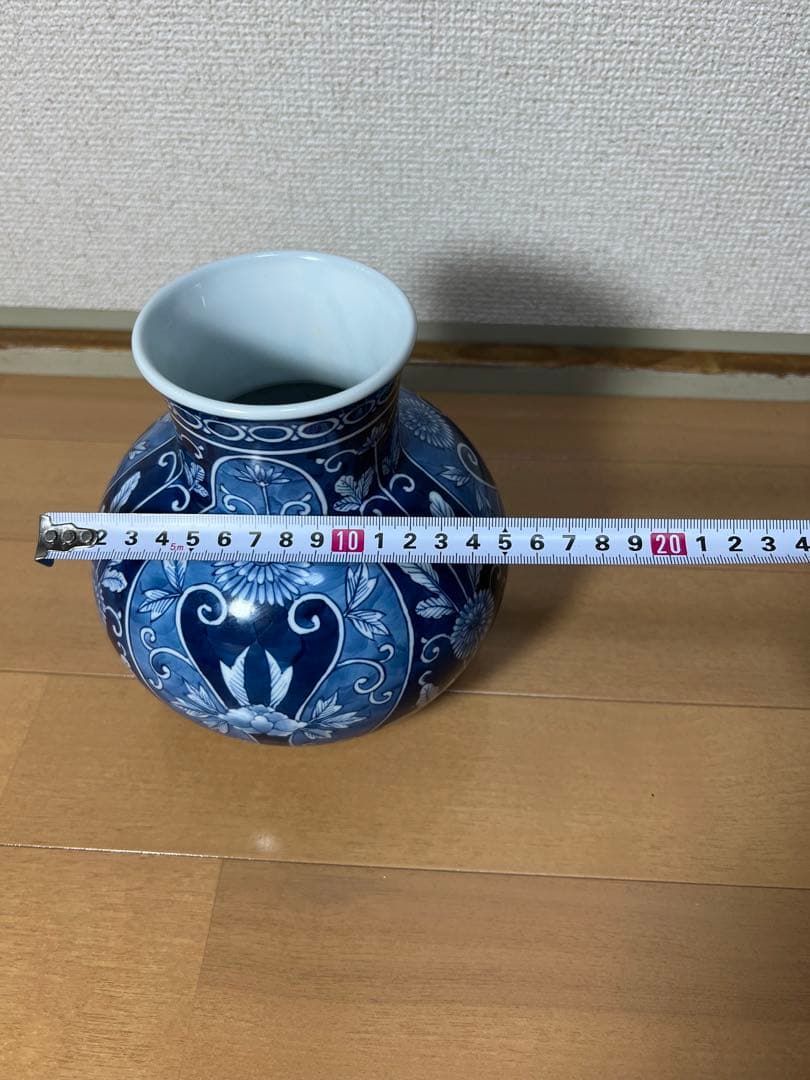 311 源右衛門　古伊万里の伝統　舘林源右衛門作　菊絵　花瓶