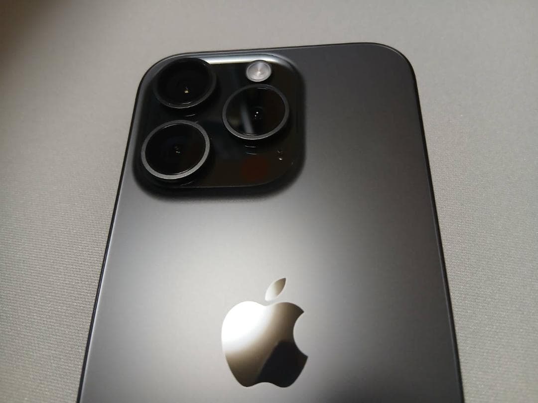 【A判定品】 iPhone 15 Pro 512gb ブラックチタニウム