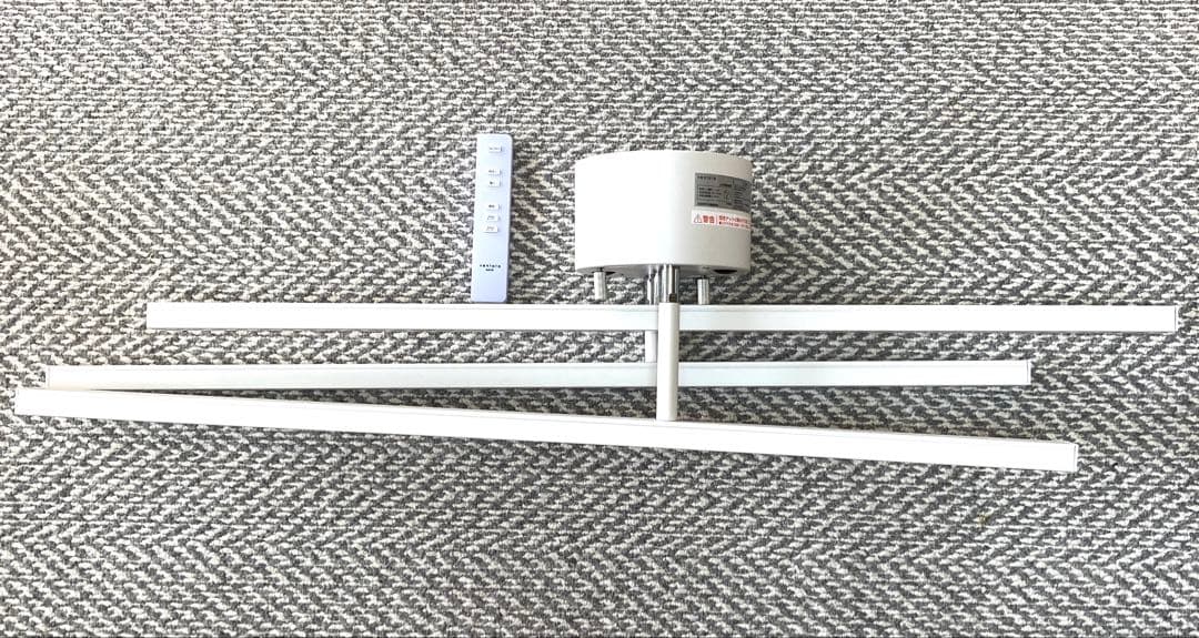 ほぼ新品:VENTOTA LEDシーリングライトastraホワイト調光調色8畳用