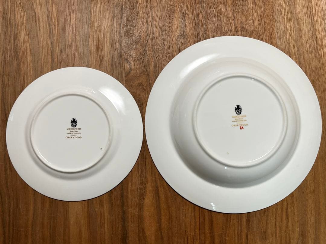 美品◇ウェッジウッド◇チャーンウッド◇スープ皿&デザート皿 2枚セット◇黒蕾