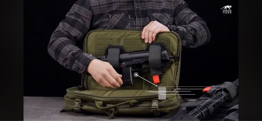 新品✨国内入手困難】タスマニアンタイガー　ショルダーバッグ オリーブ PCケース