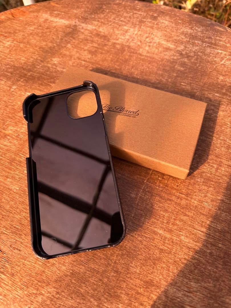 blurred clothing iPhone 14 plus レザーケース