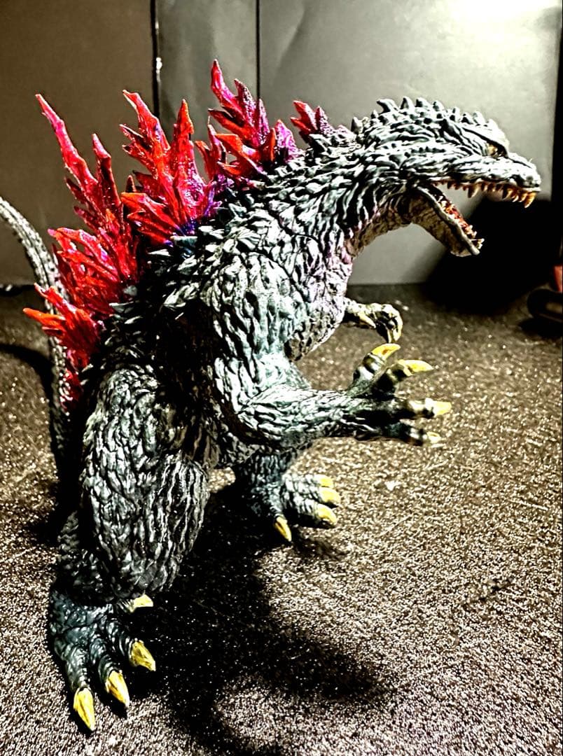 アオシマゴジラミレニアム２０００プラモデル組み立て完成品＆ゴジラ名鑑付き