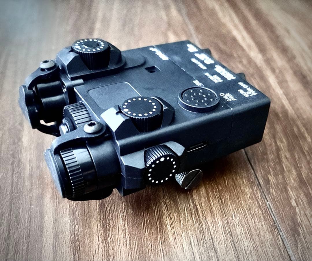 PEQ15 DBAL-A2 フラッシュライト レプリカ 黒 ブラック