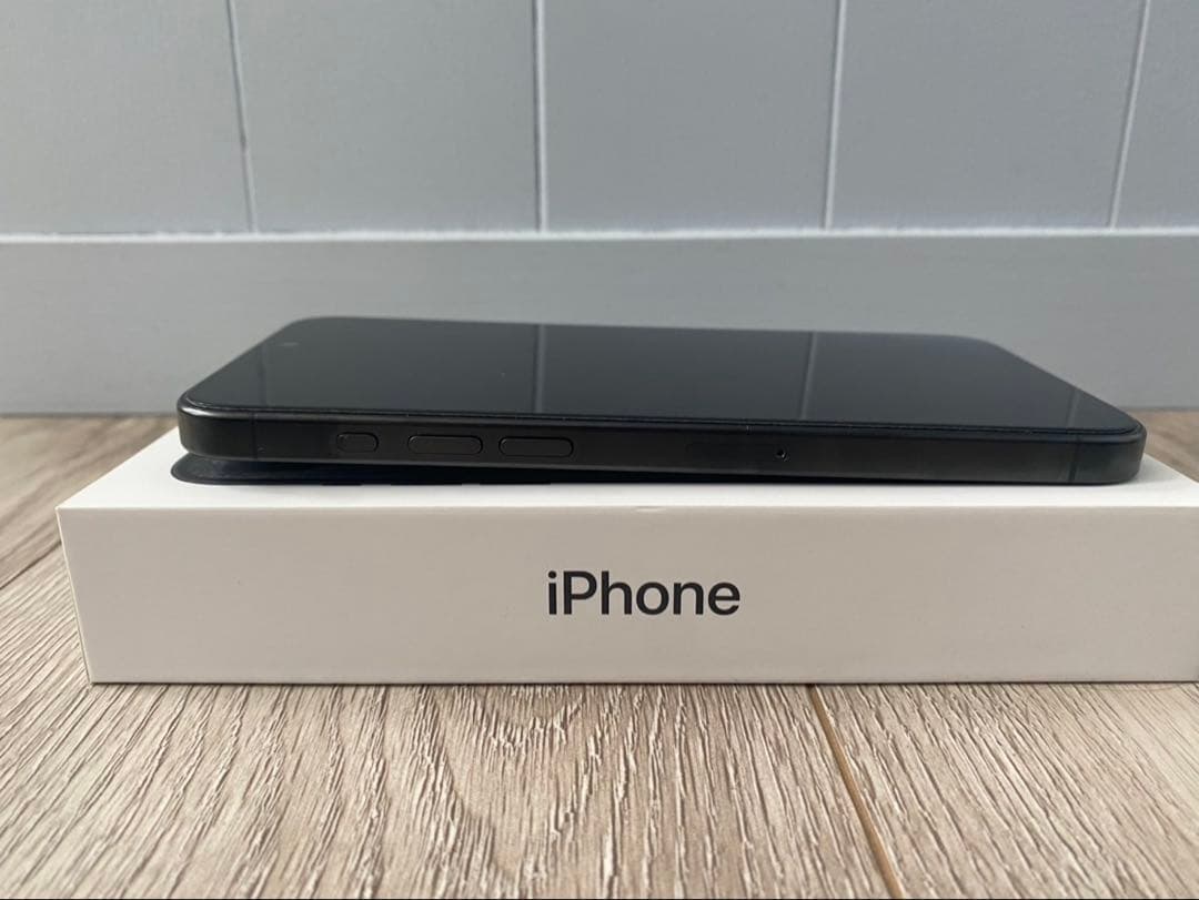 iPhone 15 Pro Max 256GB SIMフリー　不具合あり