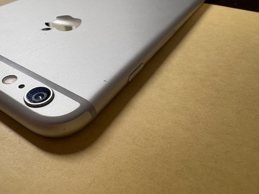 美品バッテリー新品　iPhone6 plus 128GB シルバー