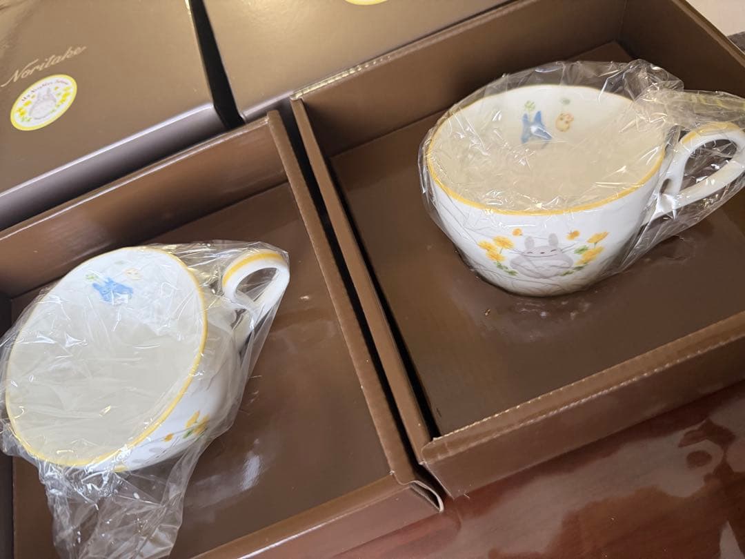 新品！となりのトトロカップ&ソーサー、黄色いお花シリーズ ティーカップ2セット