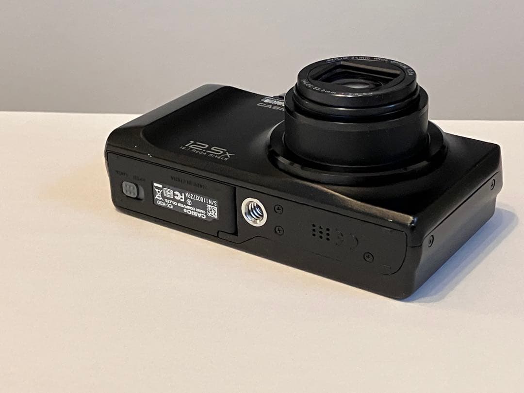 〈10/26まで特価〉CASIO EXILIM EX-H30