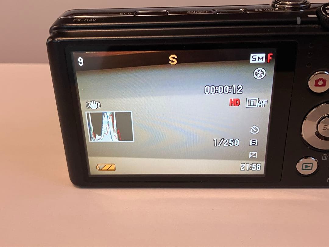 〈10/26まで特価〉CASIO EXILIM EX-H30