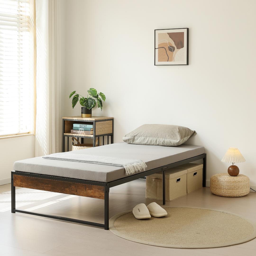 人気再入荷！【シングル S】ベッドフレームパイプ+木 シングルベッドBLACK