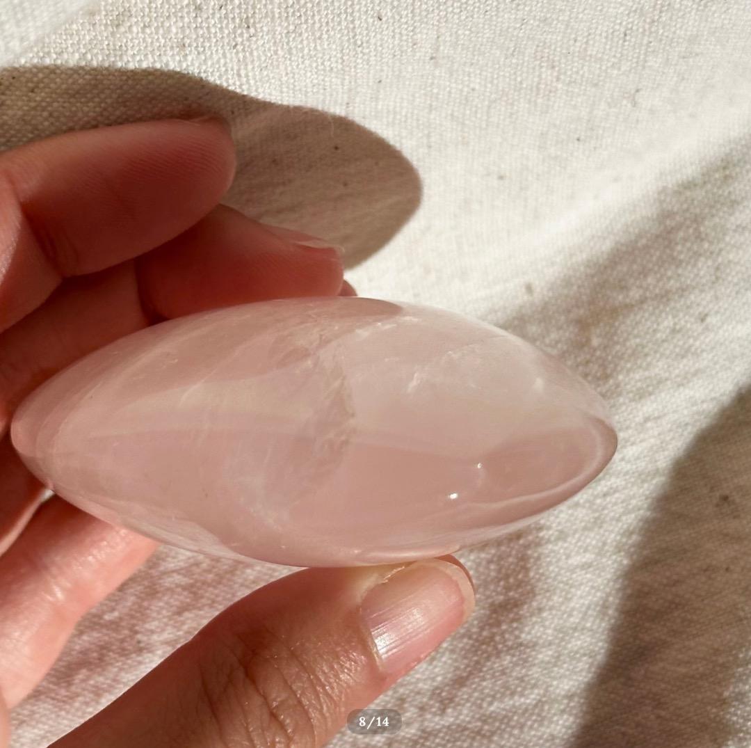 【ローズ クォーツ】　ハート シェイプ ④ スタンド付　ブラジル産