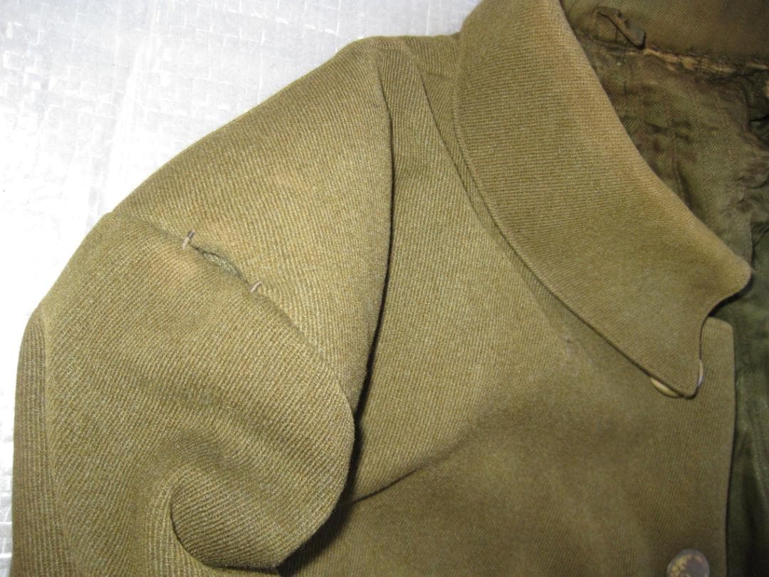 旧帝國陸軍将校　一人の方の品　夏冬服上衣　長靴　外套 　飯盒　弁当箱　他