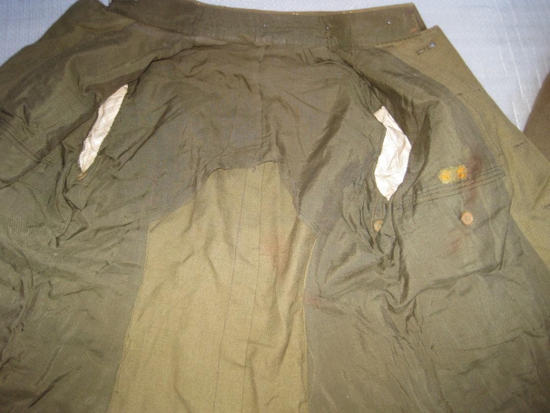 旧帝國陸軍将校　一人の方の品　夏冬服上衣　長靴　外套 　飯盒　弁当箱　他