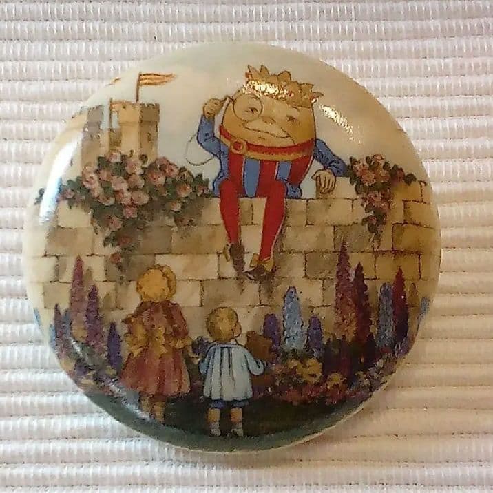 イギリス ハンプティ•ダンプティの飾りボタン