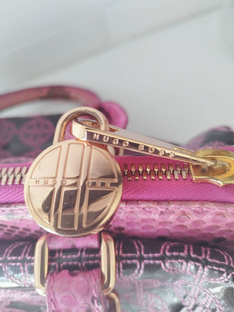 ヒューゴボス　未使用品　HUGO BOSS バイソン　スネークレザー　2way