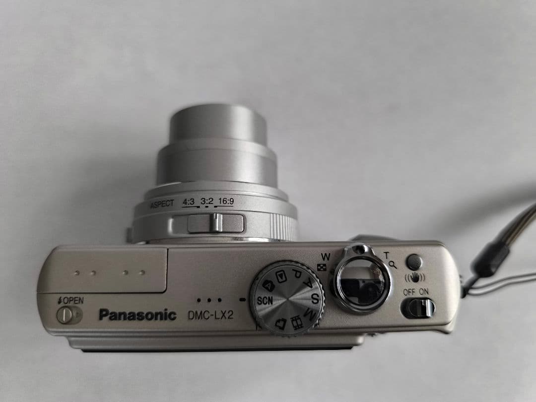 Panasonic DMC-LX2 シルバー