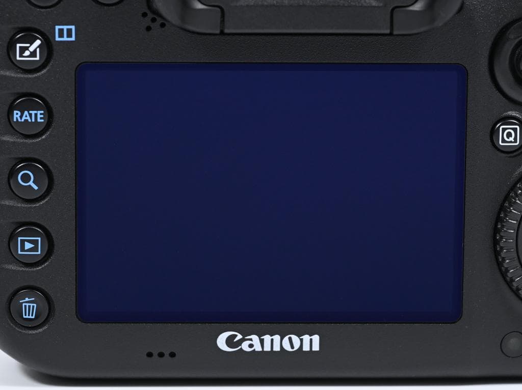 【超美品】キヤノン EOS 7D Mark II ボディ バッテリーグリップ付