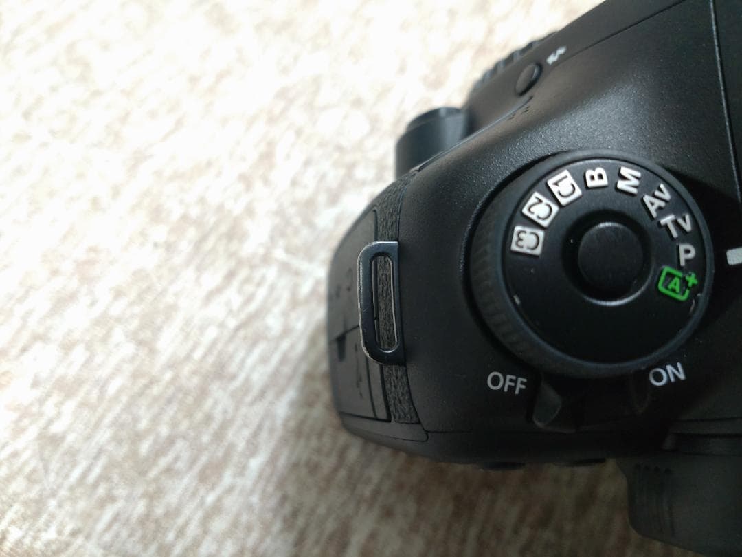 【超美品】キヤノン EOS 7D Mark II ボディ バッテリーグリップ付