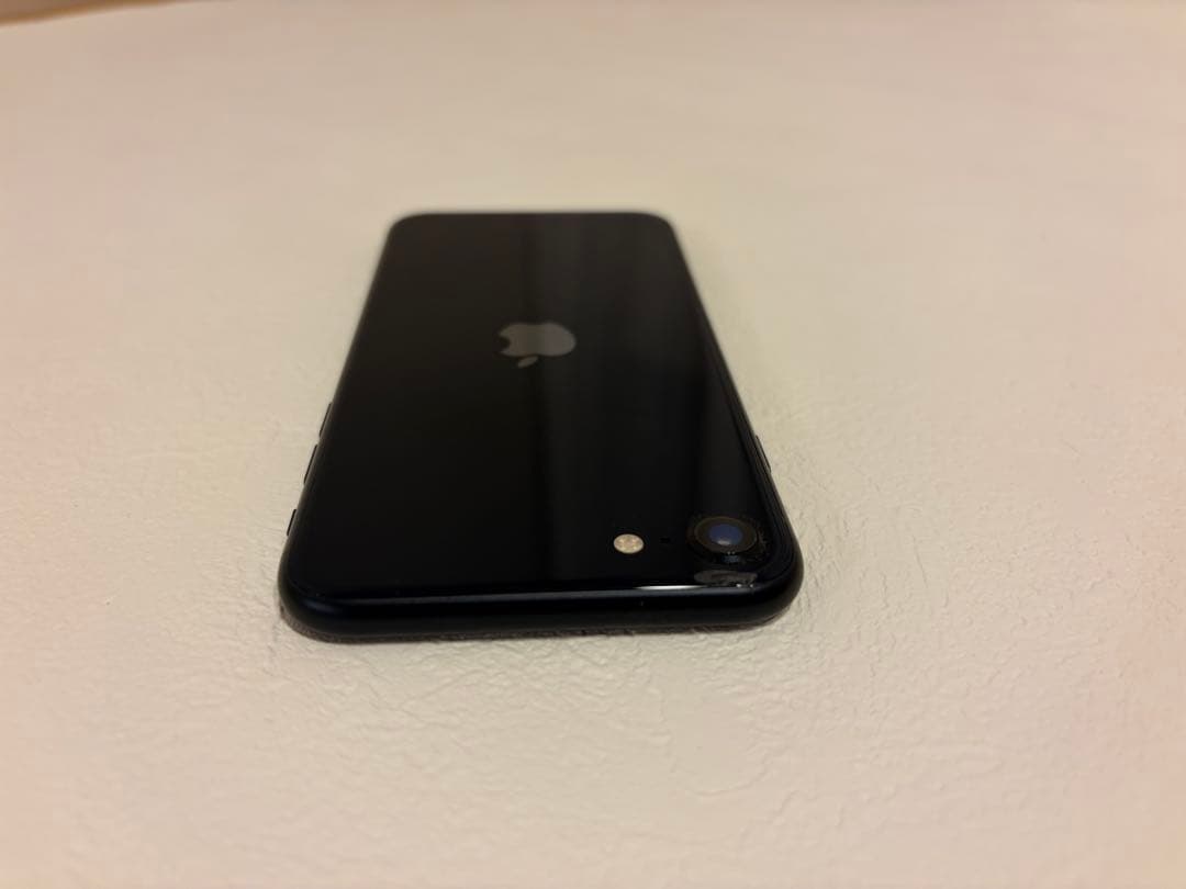 Apple iPhoneSE第3世代　64GB