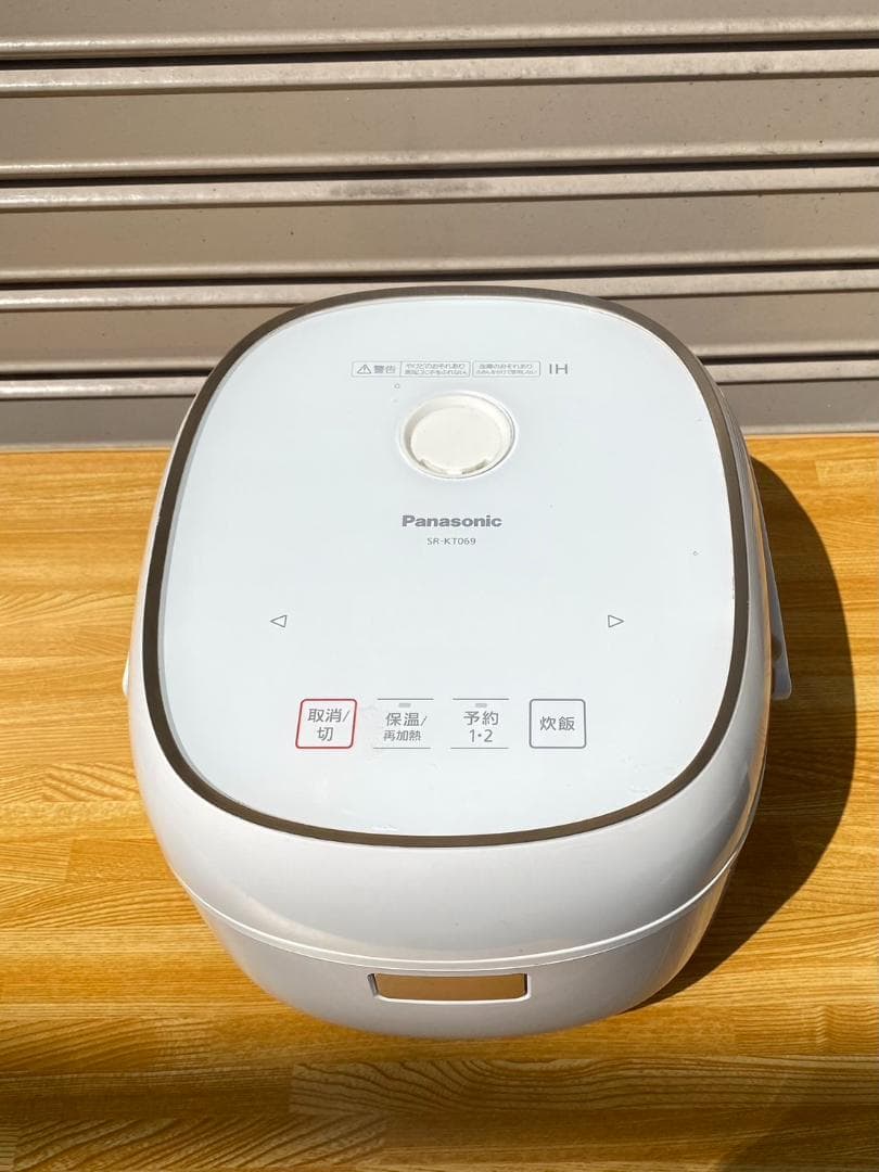 A449◆ パナソニック IH炊飯器 SR-KT069-W 2020年製