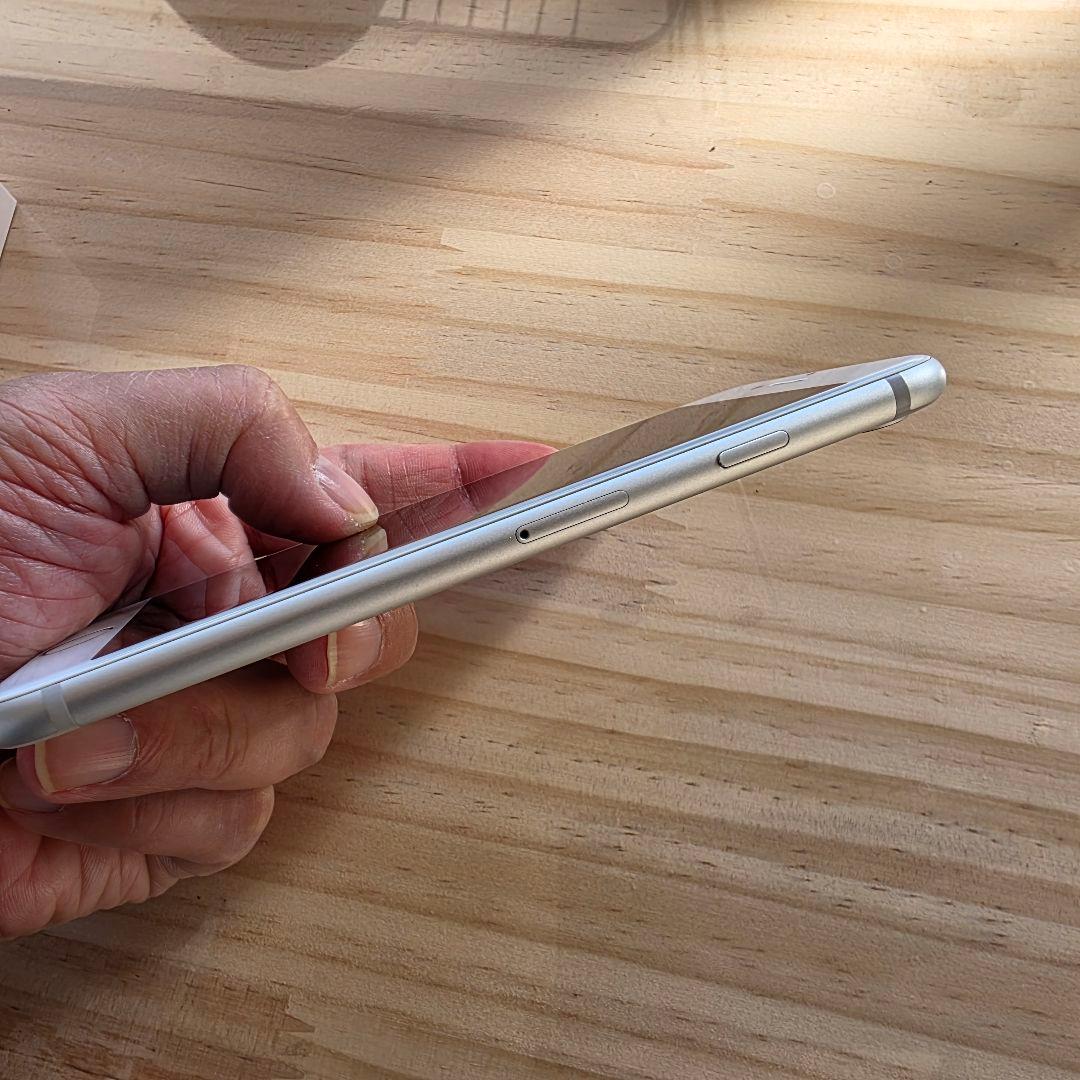 SIMフリー｜iPhone 7 シルバー 128GB｜バッテリー最大容量87％