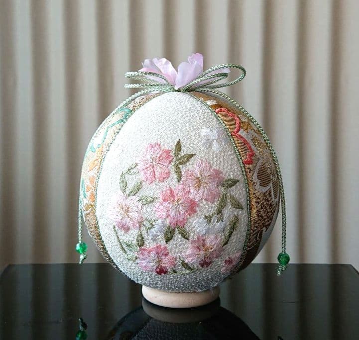 ウパリカ 手毬 てまり お雛様 No4 桜シルクフラワー付き 刺繍桜