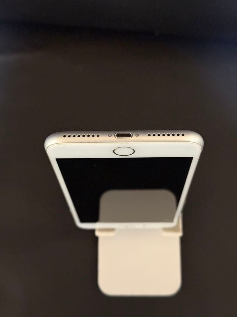 iPhone 8 Plusシルバー64GB BT100% ケーブルMBおまけです