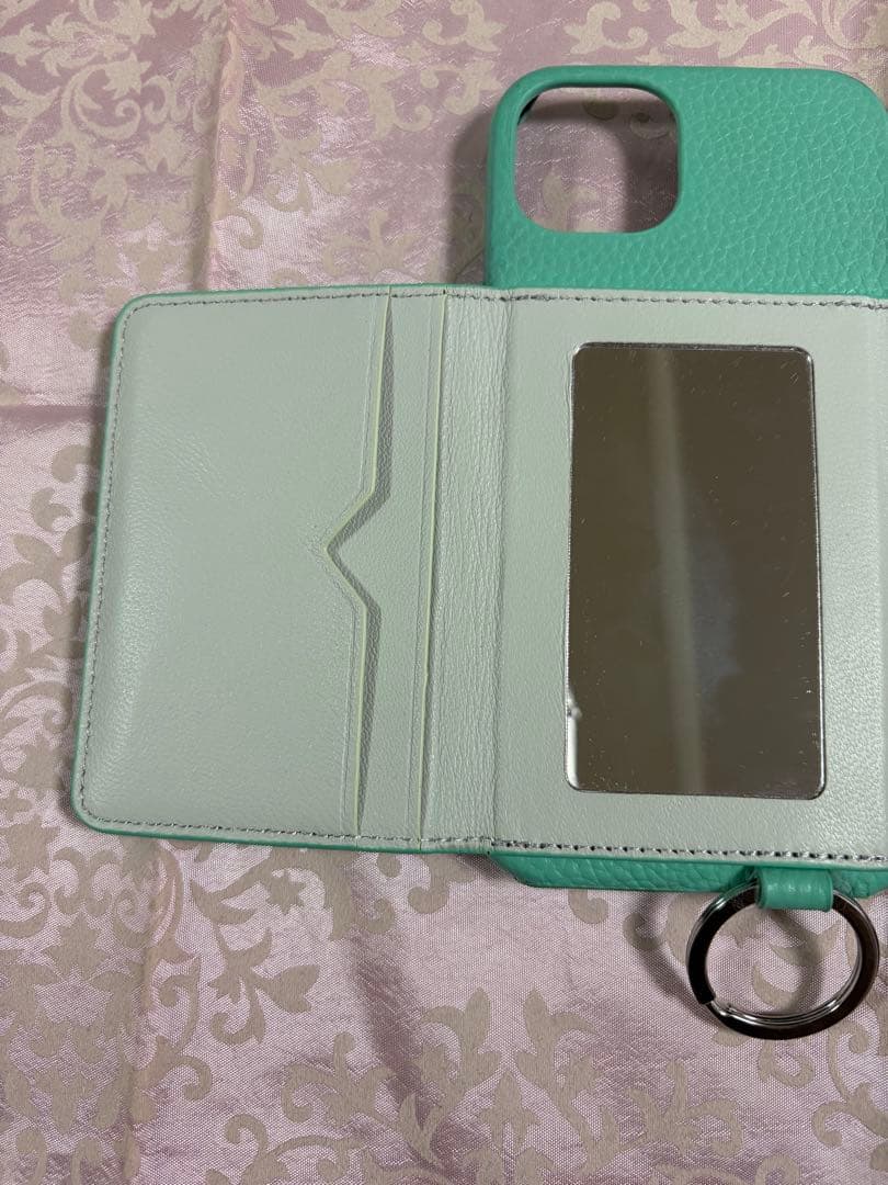 鈴木亜美さん しぃちゃん　コラボ　iPhoneケース iPhone13 手帳型