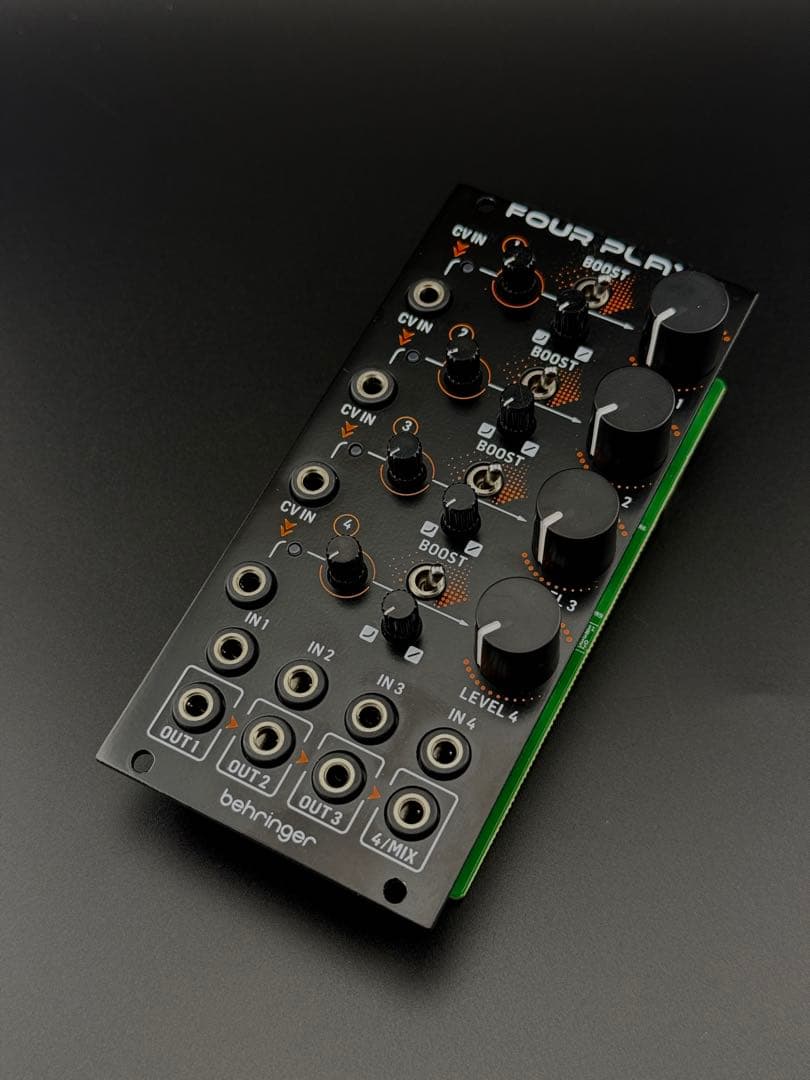 BEHRINGER FOUR PLAY モジュラーシンセ　ユーロラック