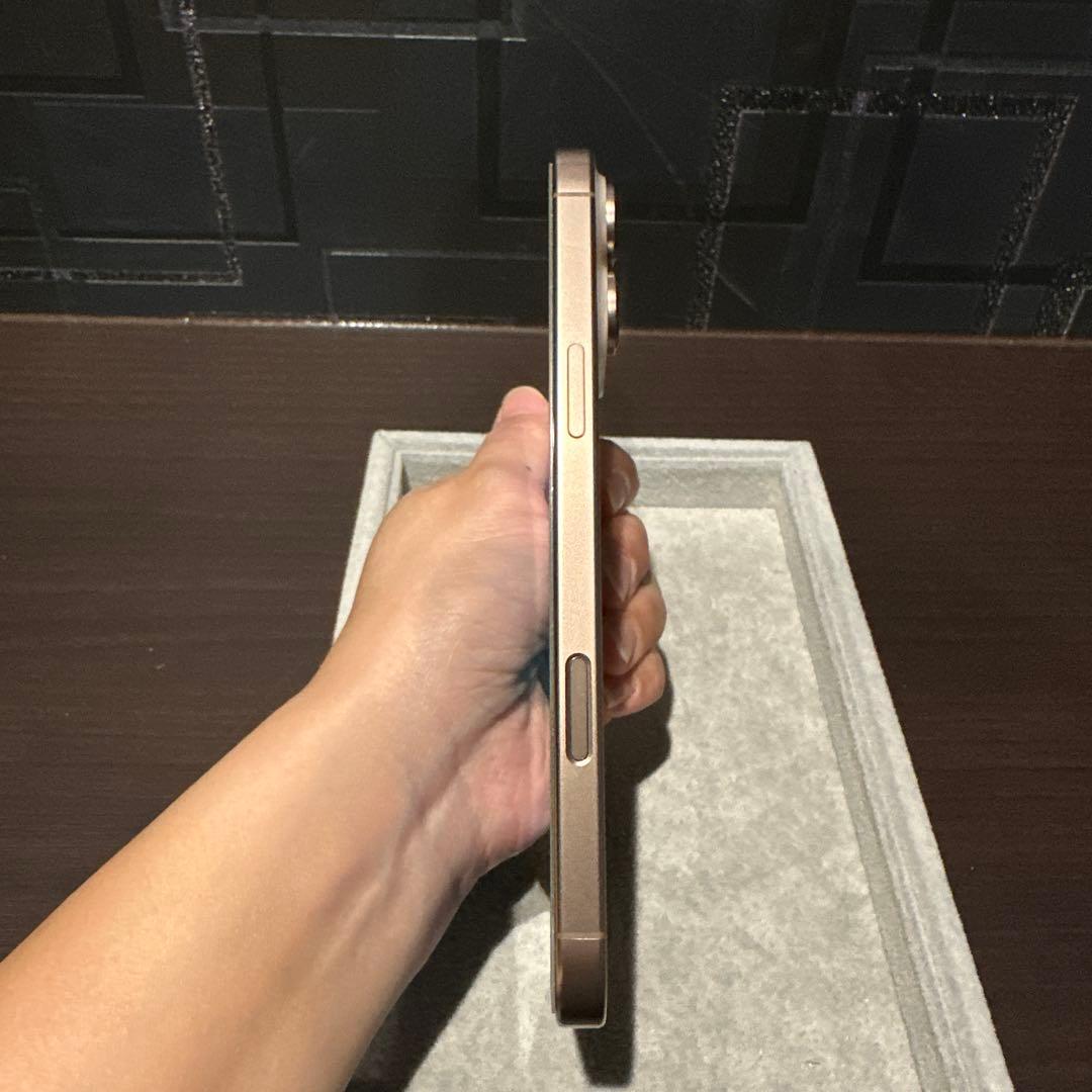 【美品】iPhone 16 Pro Max 256GB デザートチタニウム