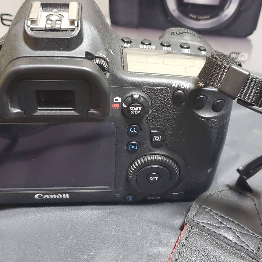 Canon EOS 6D ボディ