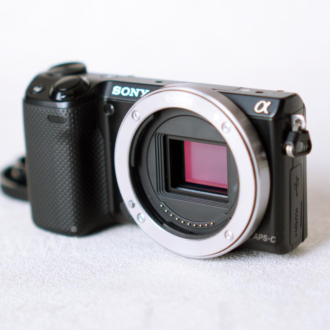 【美品】SONY NEX-5R ボディ ソニー　ブラック　バッテリー3個付