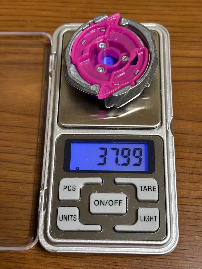 ベイブレードX シャークスケイル4-50UF 重量37.99g ブレードのみ