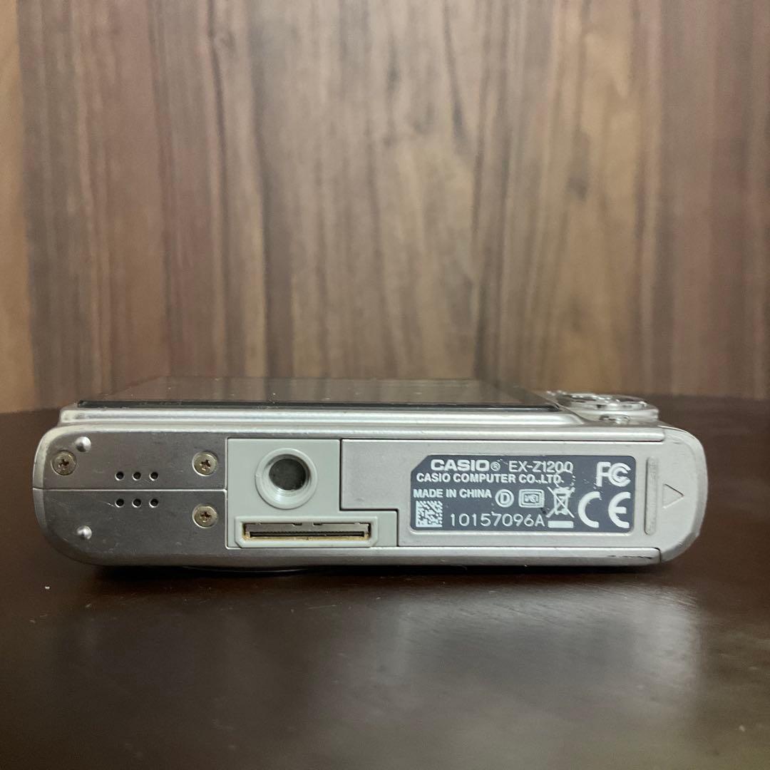 デジタルカメラ Casio EXILIM EX-Z1200