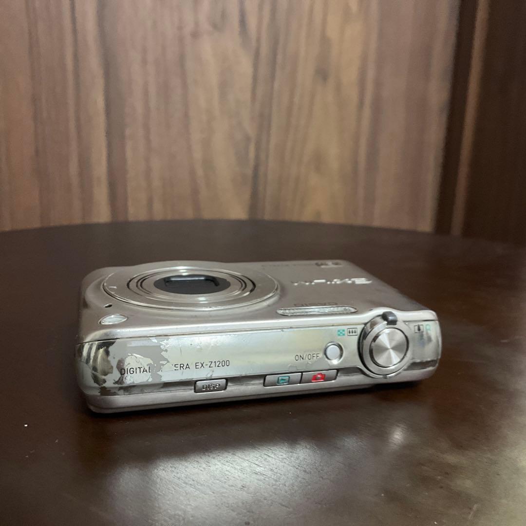 デジタルカメラ Casio EXILIM EX-Z1200