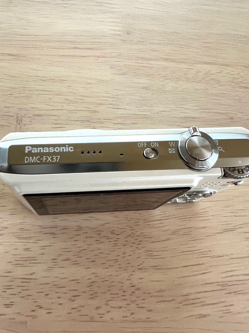 【ジャンク品】 パナソニック　LUMIX デジカメ　DMC-FX37