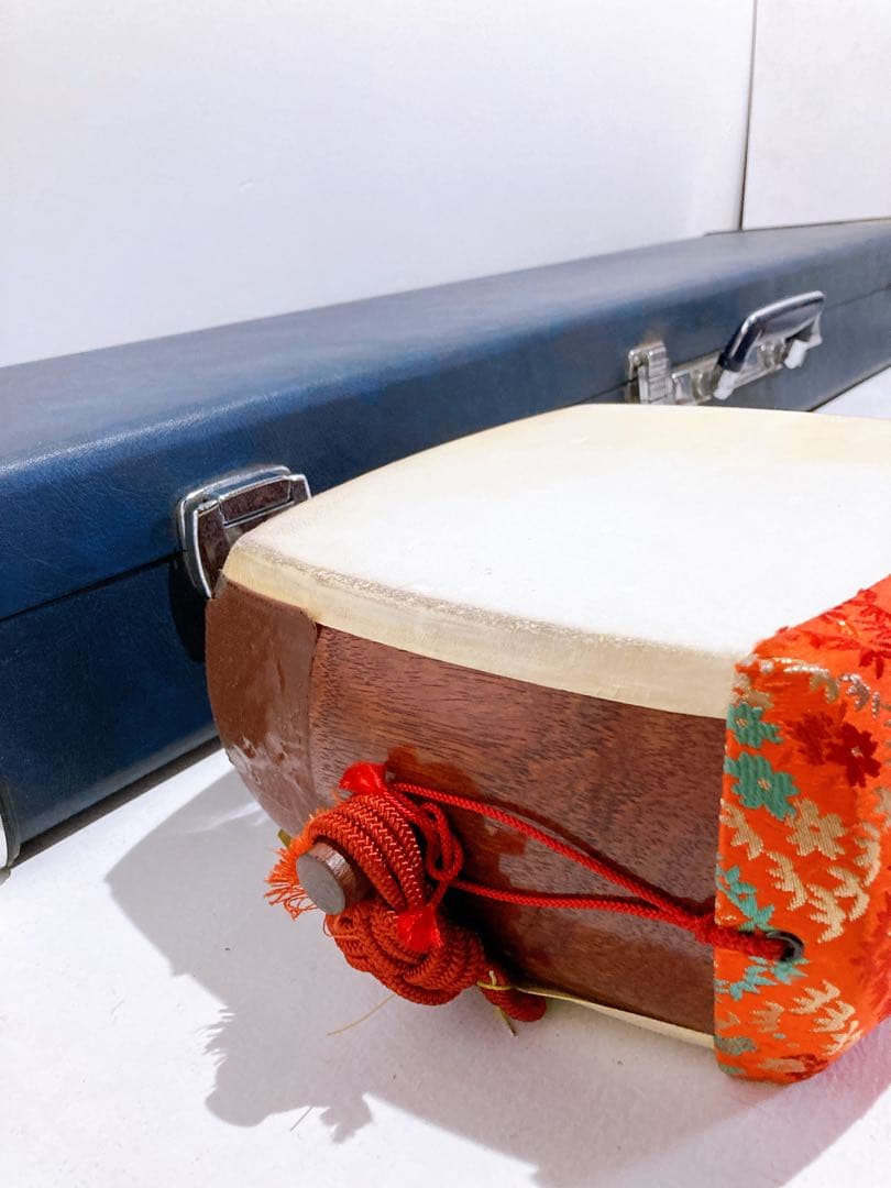 ☆【ジャンク扱い】津軽三味線 和楽器 撥×2点 調子笛 ハードケース付き 鍵あり