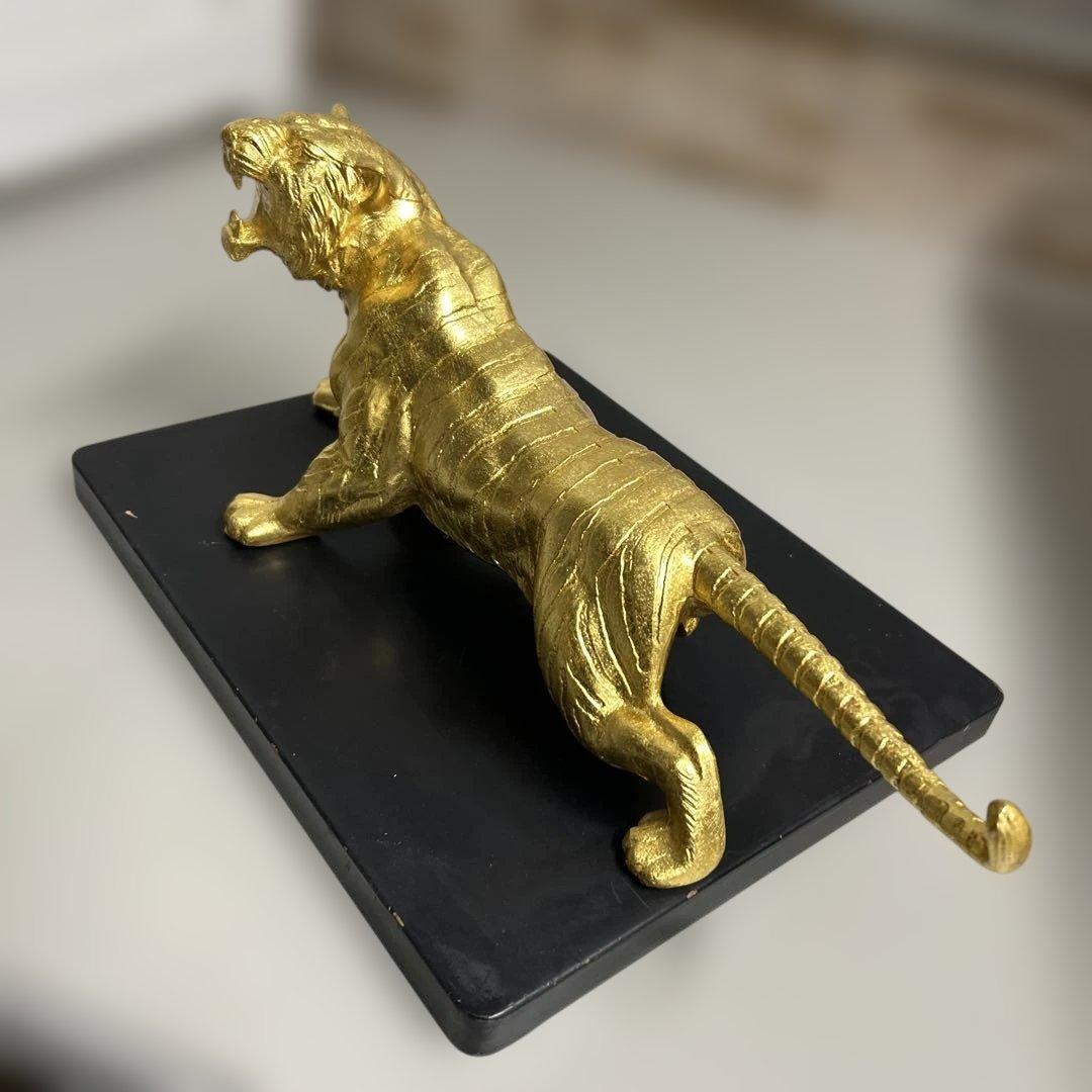 希少！金属製　金色　虎　彫刻　工芸品　置物