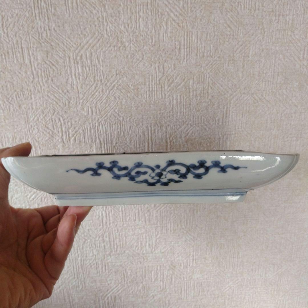 《期間限定セール！〜2/28まで》古伊万里染付白抜き木瓜文長皿江戸時代成化年製