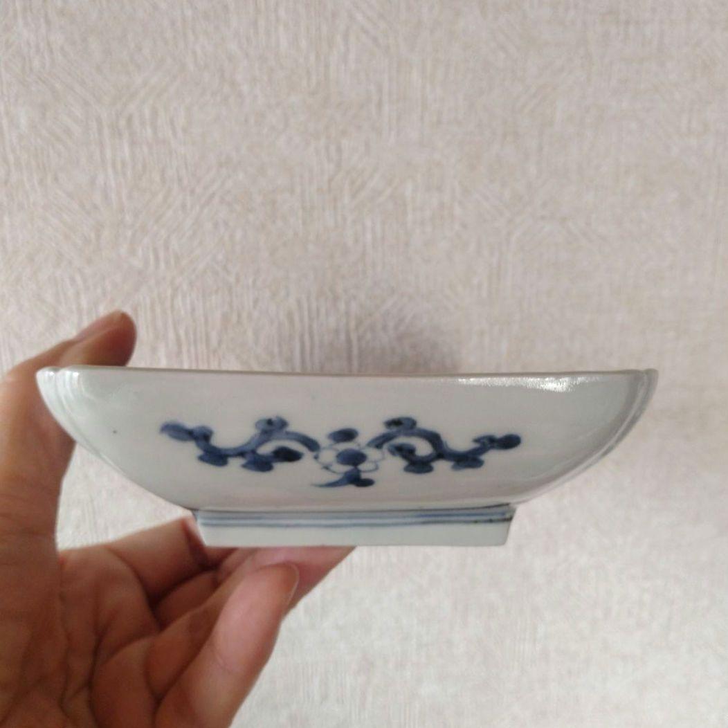 《期間限定セール！〜2/28まで》古伊万里染付白抜き木瓜文長皿江戸時代成化年製