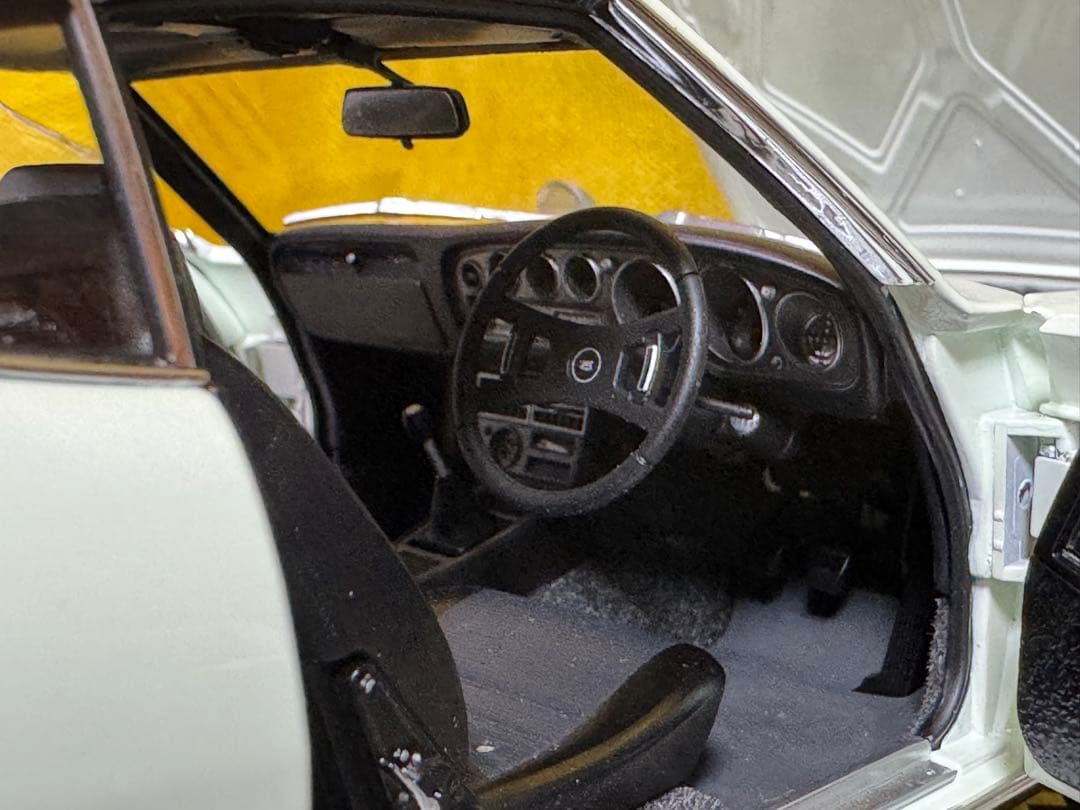 オートアート社製　CELICA 2000GT ミニカー ホワイト　1/18