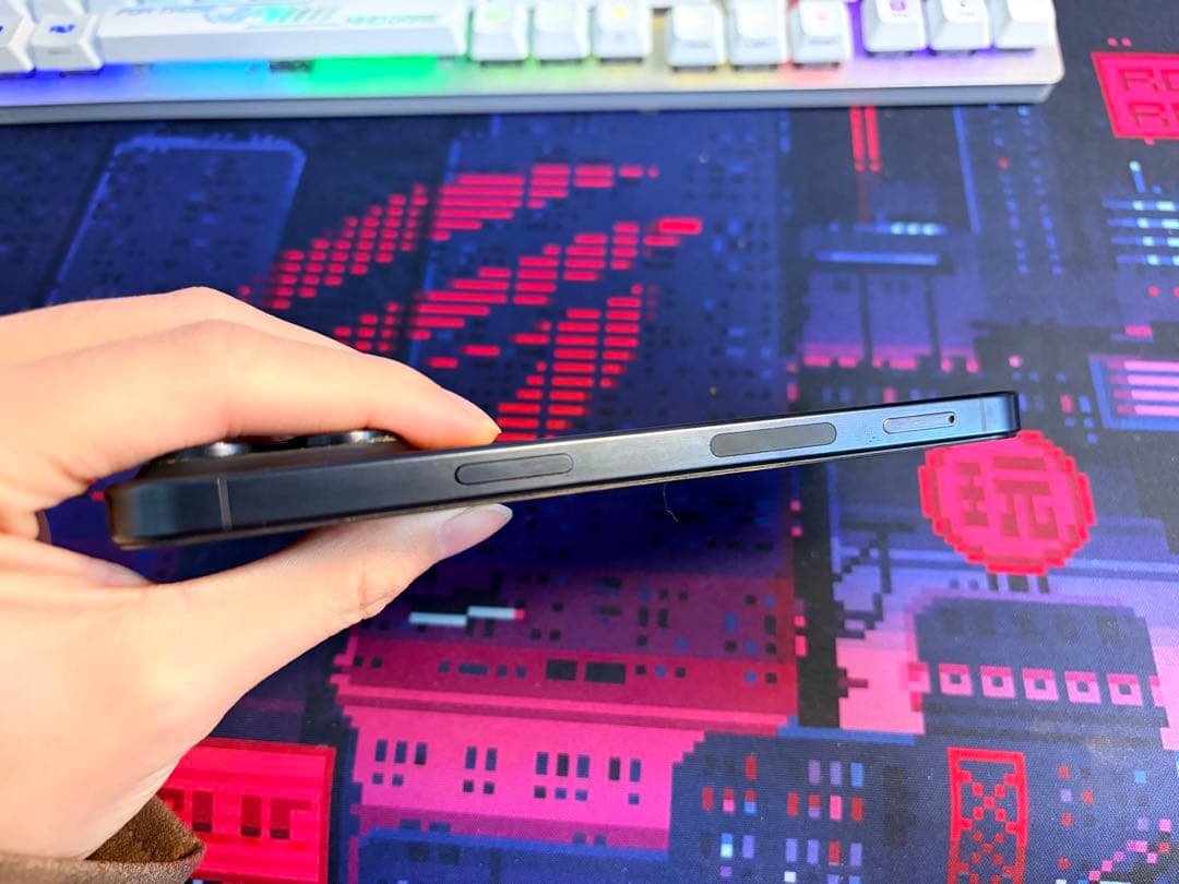 極美品iPhone15Promax 256GB/US/99%/simフリ