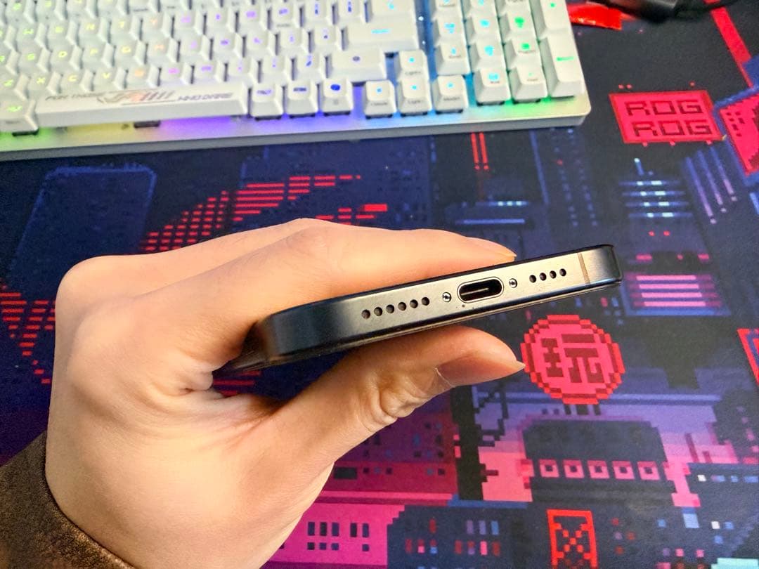 極美品iPhone15Promax 256GB/US/99%/simフリ