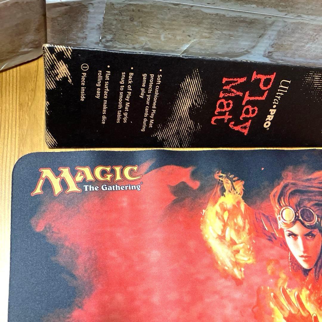 MTG チャンドラ プレイマット 2枚＆プレイマットケース➕オマケ　匿名配送