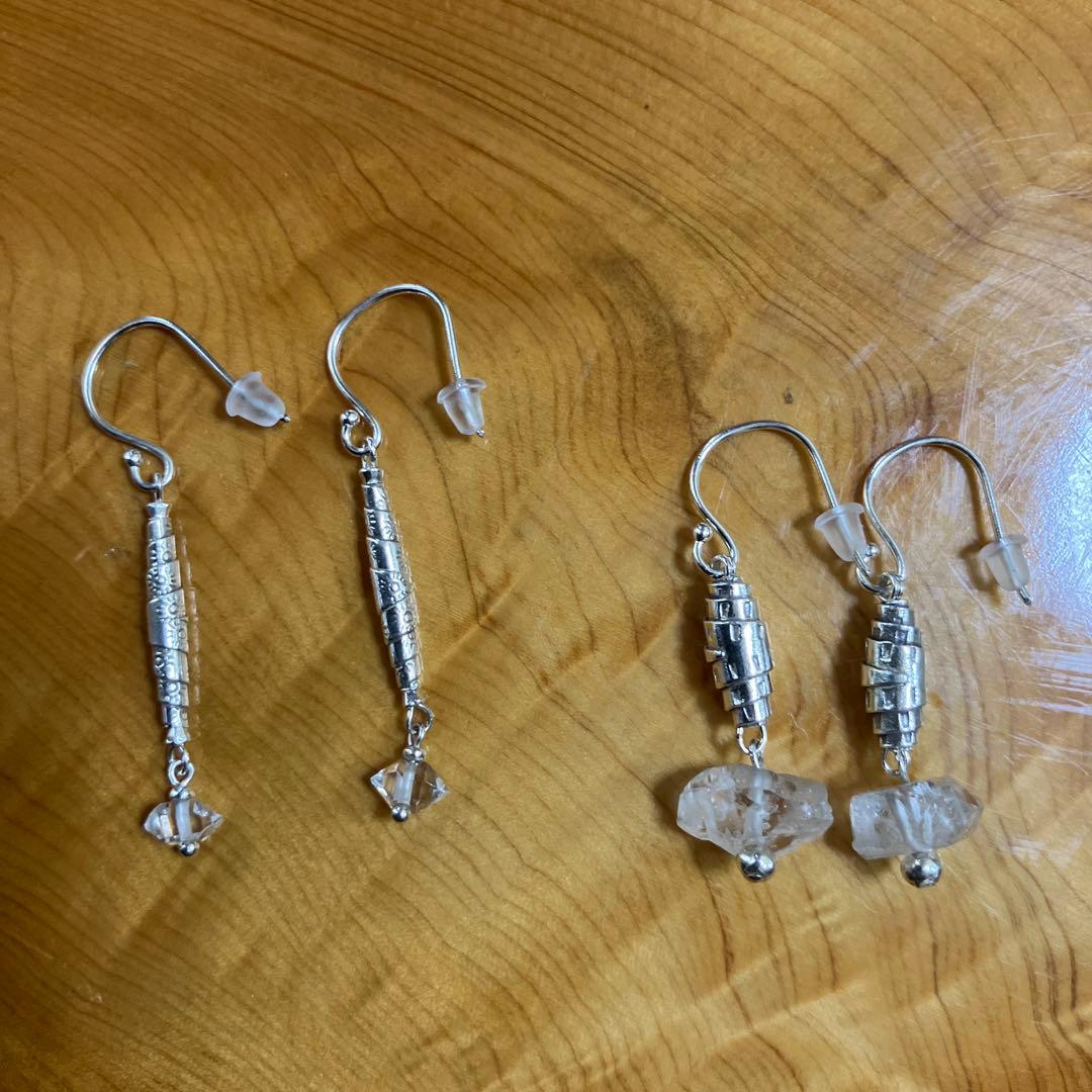 カレンシルバー　蝶とカーブビーズのロングタイプピアス　一点のみ