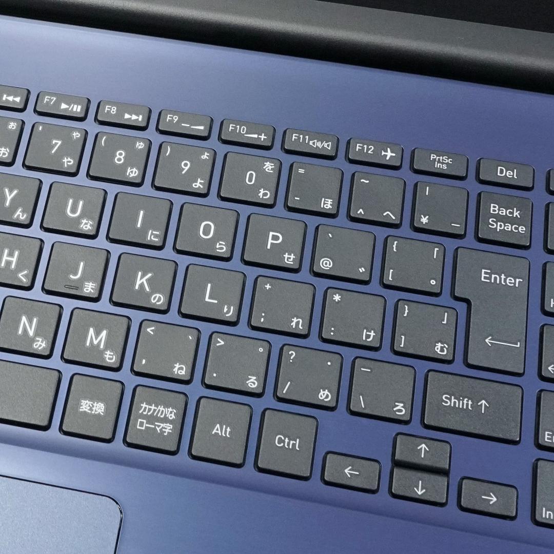 未使用に近いレベルの極美品✨１０コアの第１２世代ｉ５に超高速ＳＳＤ＆１６Ｇメモリ