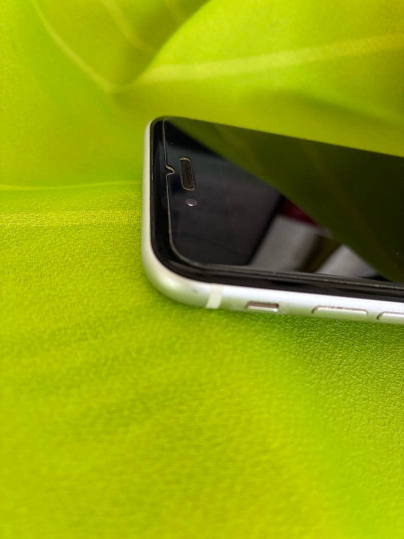 iPhone SE 第２世代　ホワイト64GB SIMフリー