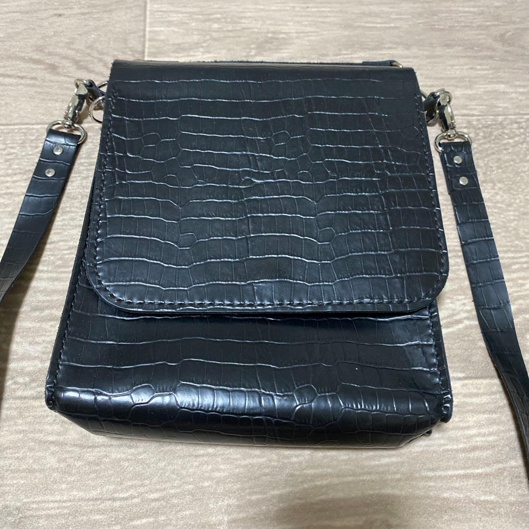 クロコダイル　ショルダーバッグ　ブラック